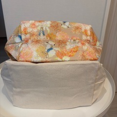 ピーターラビットミニトート＆保温保冷ポーチ日比谷花壇コラボ　2点セットの画像