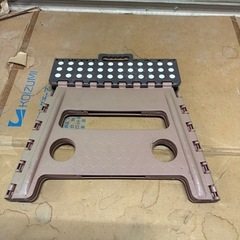 折りたたみ踏み台の画像