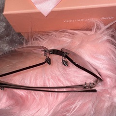 gentle monster jennie glitter 02 チャーム付きの画像