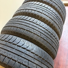 215/60/16冬トーヨーの画像