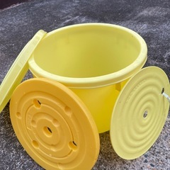 漬物入れ　掲載出品を 多く引き取っていただける方が優先です。の画像