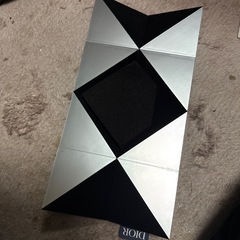 DIORの箱の画像
