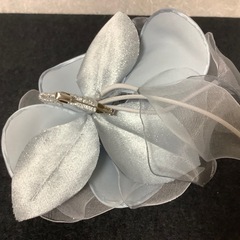 コサージュ　花飾り　ペールブルー&グレー　卒業式　入学式　お祝い　ブローチの画像