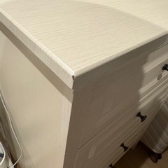 カントリーテイスト4段チェストの画像