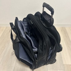 キャスター付き　ビジネスバッグの画像
