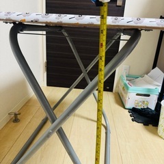 折りたたみテーブルの画像