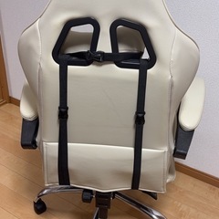 ゲーミングチェアの画像