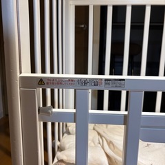 カトージ ベビーベッドの画像