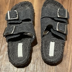 H&M モフモフのサンダルの画像