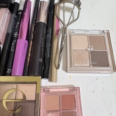 こすめまとめうりコスメまとめ売りの画像