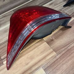 TOYOTA トヨタ 180系 クラウンロイヤル 前期 純正 テールランプ テールライト 左右 外側 ICHIKO 30-303の画像