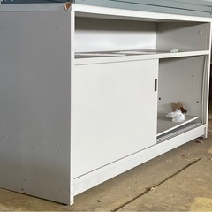 スチール、一部木製キャビネットの画像