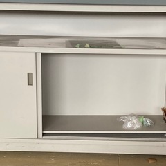 スチール、一部木製キャビネットの画像