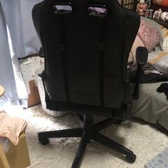 ゲーミングチェアの画像