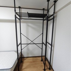 突っ張りラック、クローゼットの画像