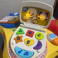 おもちゃテーブル、わんわんのおしゃべりバイリンガル・テーブル の画像