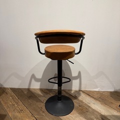 【在庫8あり】
カウンターチェア　キャメル　の画像