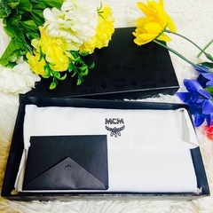 スタッズ✨MCM✨エムシーエム✨財布✨ヴィセトス✨本革✨ラウンドファスナー✨限定の画像