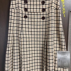 ★未使用★ 冬スカート オフホワイ
ト サイズ２ の画像