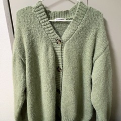 グリーン ニットカーディガン　着用1回のみ LL の画像