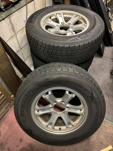 スタッドレスタイヤ　プラド　ハイラックス　サーフ