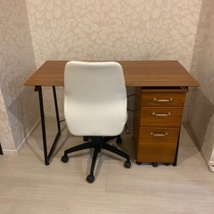 デスク＋椅子＋引き出しセットの画像