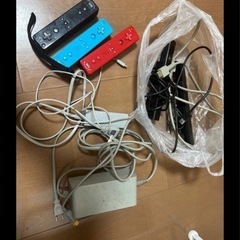 ゲーム機、洋服、雑貨、の画像