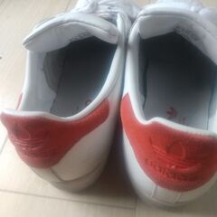 adidasスーパースターの画像