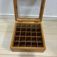 ドテラ　オイル収納木箱&空き瓶12本の画像