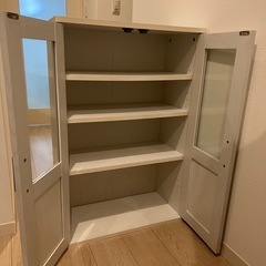食器棚の画像