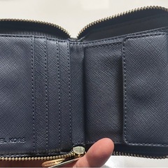 マイケルコース Michael Kors 二つ折り財布 レザー ネイビー の画像