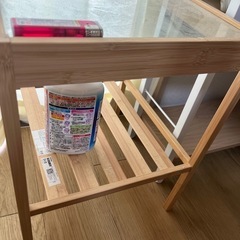 IKEAサイドテーブルの画像