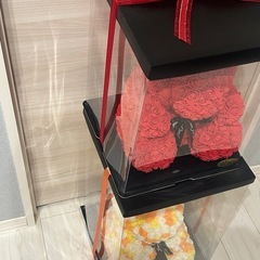 クマとうさぎの造花 飾りの画像