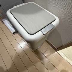 ニトリ　ゴミ箱
の画像
