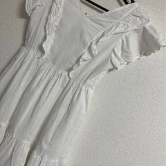 ナイスクラップ ホワイト フリル付き ミニワンピースの画像