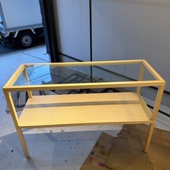 ガラステーブルの画像