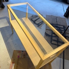 ガラステーブルの画像