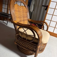 籐　ラタン　椅子　回転
の画像