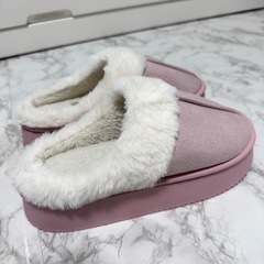 🤍くすみピンクふわふわムートンブーツの画像