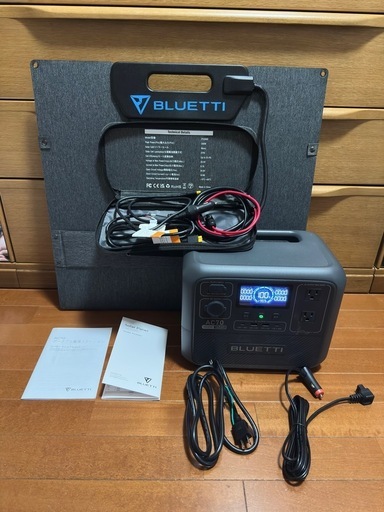 《最終値下げしました》ポータブル電源 1000W & 200Wソーラーパネル