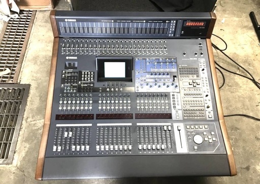 Yamaha DM2000デジタルミキサー