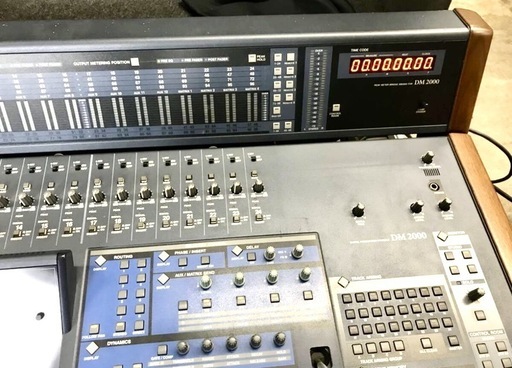 Yamaha DM2000デジタルミキサー