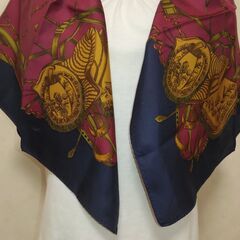 スカーフ　鞍の画像