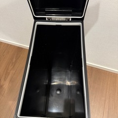 ゴミ箱の画像