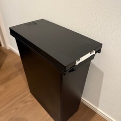 ゴミ箱の画像