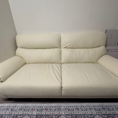 ３人掛けソファの画像