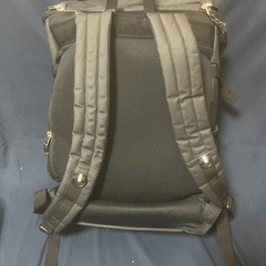 大容量 30L ACTIVERA ブラック リュック・バックパックの画像