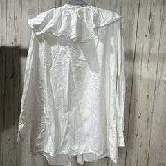 （決定♡）フリル付き白ブラウス　フリーサイズ　定価1万弱の画像