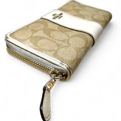 COACH 長財布　シグネチャー　ベージュの画像