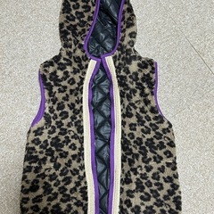 ヒョウ柄ボアベストの画像